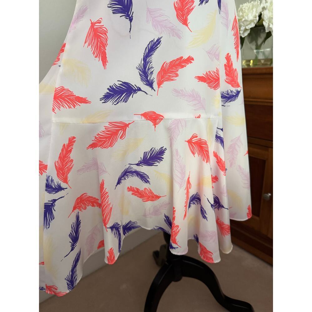 NWOT CeCe Delaney Sleeveless Flounce Hem Feather Print Dress Women's Size 6 - Picture 6 of 12
